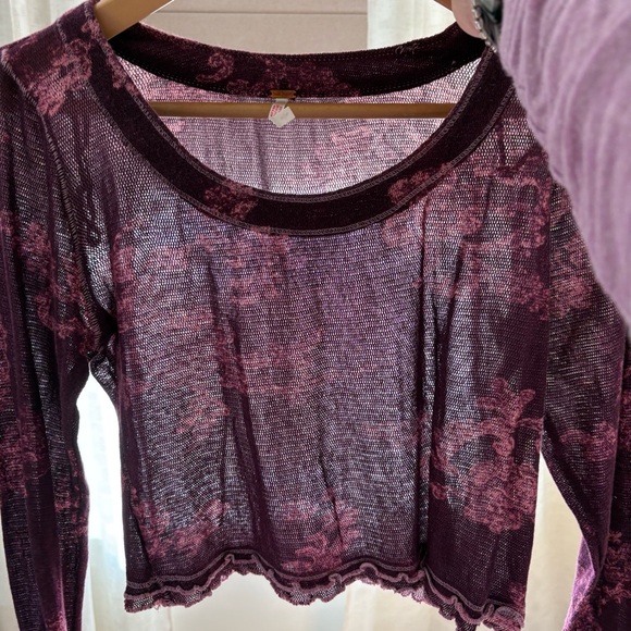Free People Garner Long Sleeve Tee in Berry Combo. Size Small. - Picture 12 of 13
